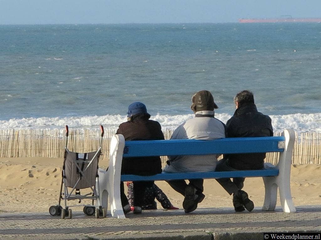 Calais heeft een prachtig strand. Vanaf het strand zie je de grote veerboten naar Dover voorbijvaren.Tip: Leuke dingen doen op het strand.
